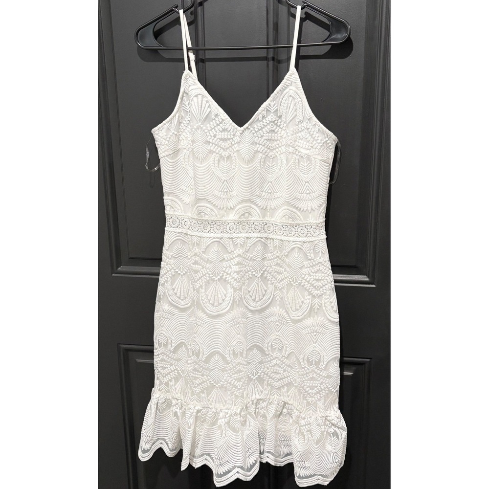 EillyBazar White Lace Mini Dress V-Neck Ruffle Hem Spaghetti Strap Medium NEW